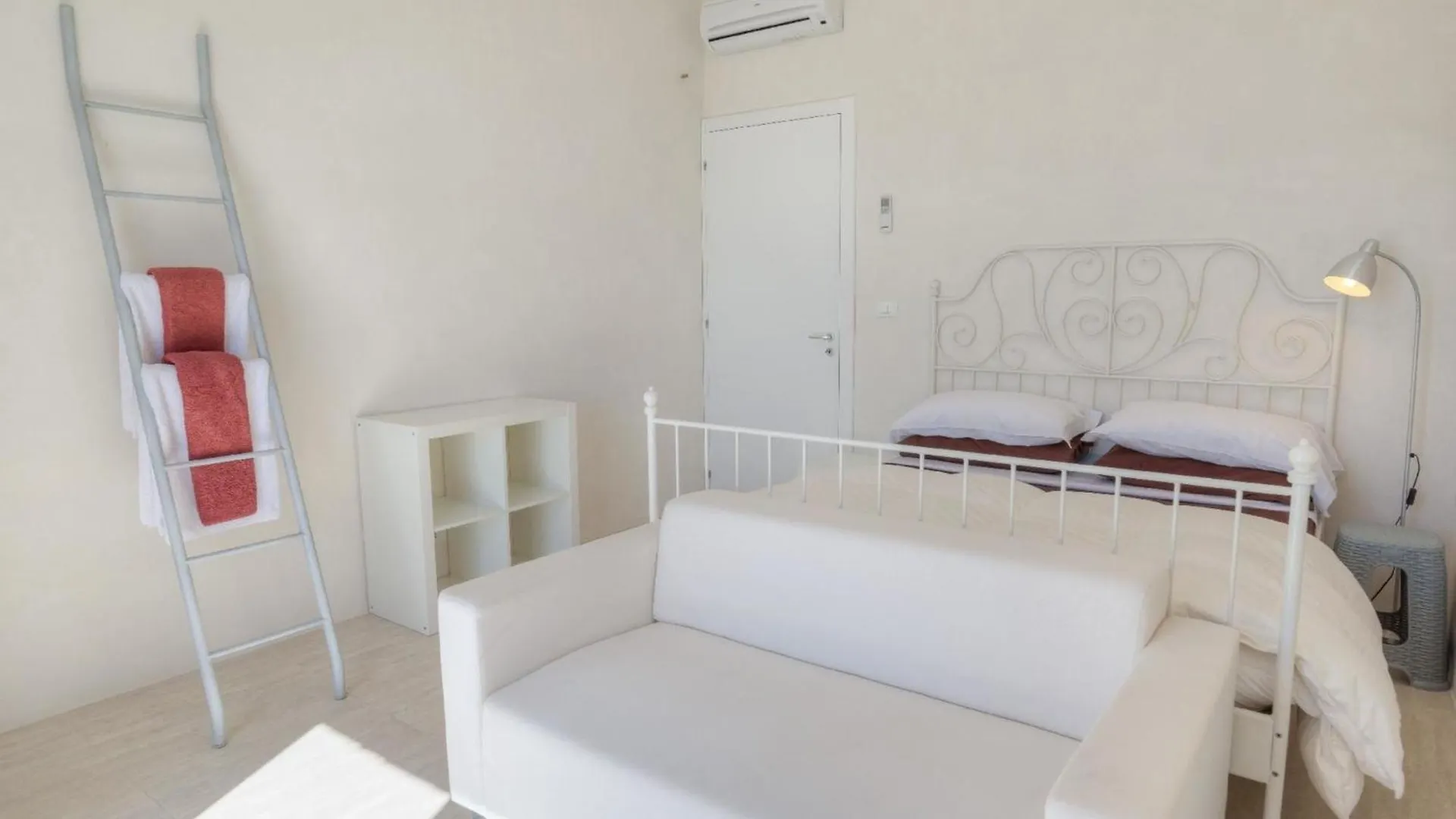 Holiday home Poseidon, Villa Am Meer Mit Panoramaterrasse Donnalucata