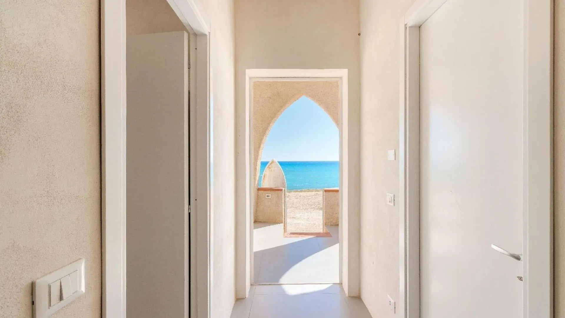 Poseidon, Villa Am Meer Mit Panoramaterrasse Donnalucata  Donnalucata (Sicily)