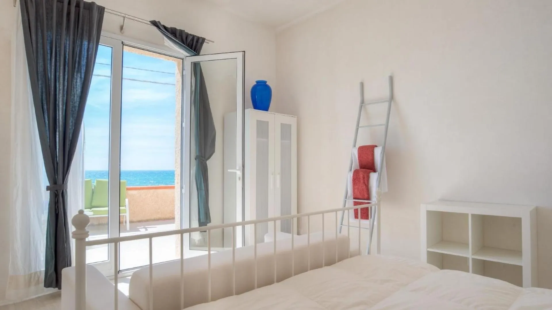 Holiday home Poseidon, Villa Am Meer Mit Panoramaterrasse Donnalucata